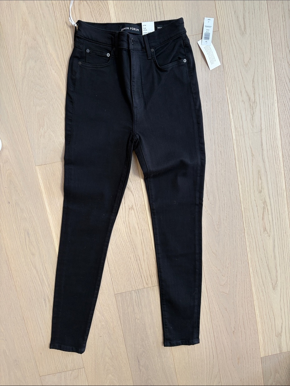 Aritzia Denim Forum The Lola High Rise Skinny 27
